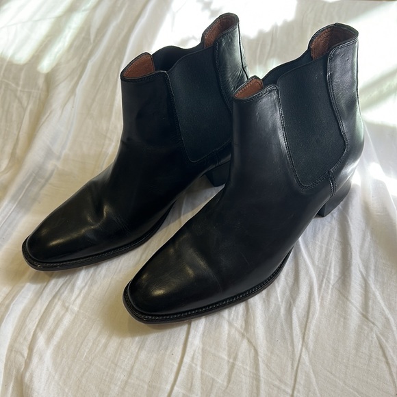Frye Chelsea boots - Picture 2 of 4
